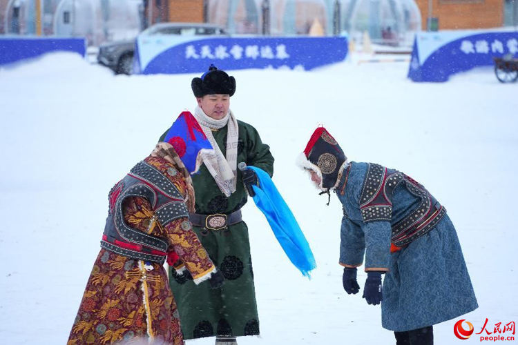 “天天冰雪那达慕”博克比赛。人民网记者 赵梦月摄